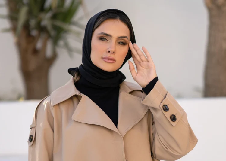 استایل کردن بارانی زنانه