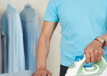 راهنمای شستشو پیراهن مردانه