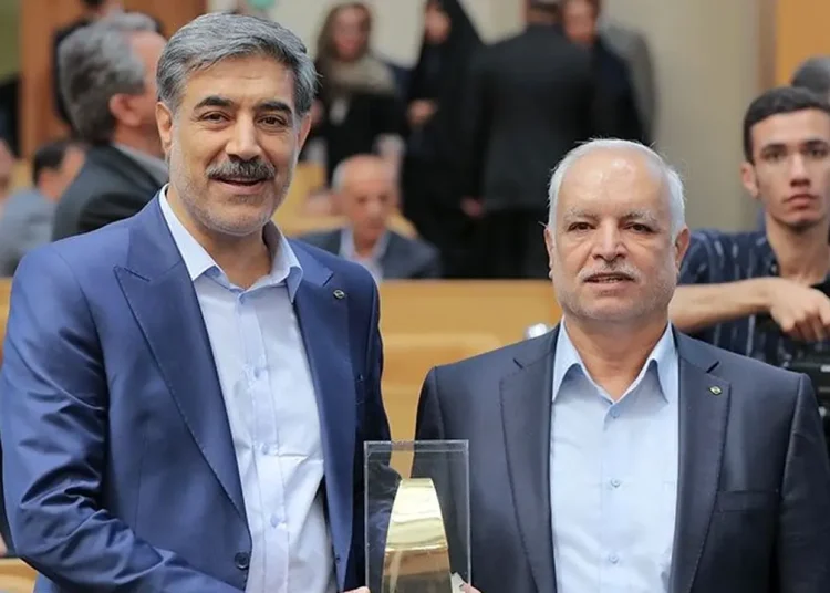 کسب عنوان واحد نمونه صنعتی